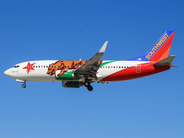 BOEING 737-300 (N609SW)