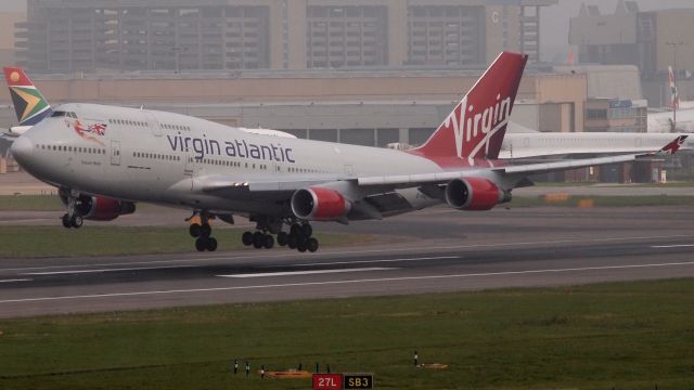 Boeing 747-400 (G-VHOT)