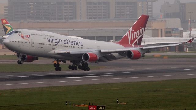 Boeing 747-400 (G-VHOT)