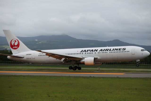 BOEING 767-300 (JA8364) - 27 August 2015:HND-HKD.