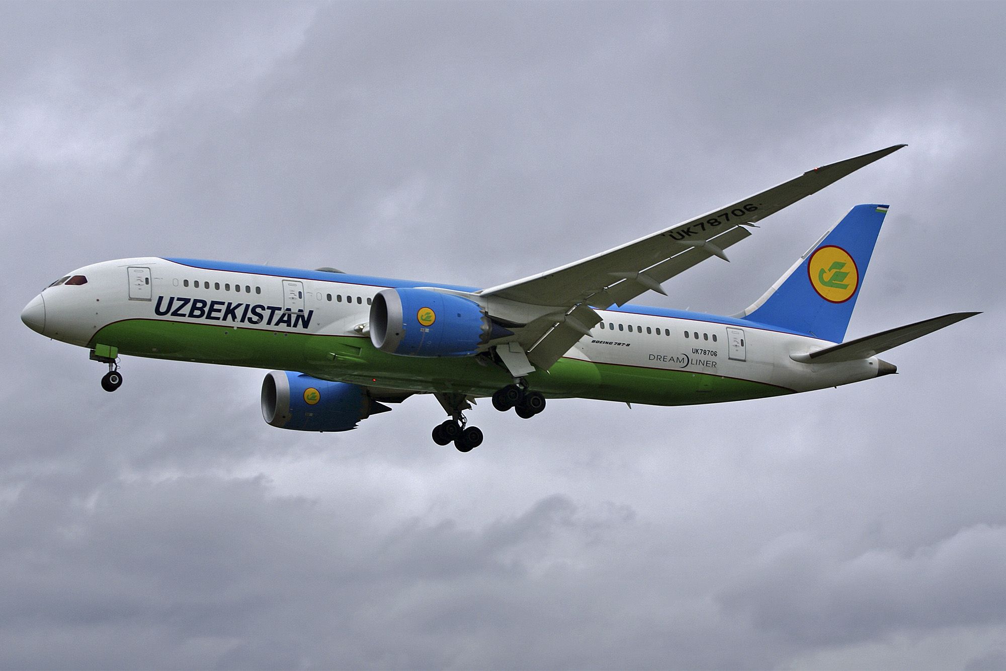 Boeing 787-8 (UK-78706) - Boeing 787-8 Dreamliner, Uzbekistan Airways, UK78706, 14.Oct.2022, EGLL London Heathrow, Myrtle Ave