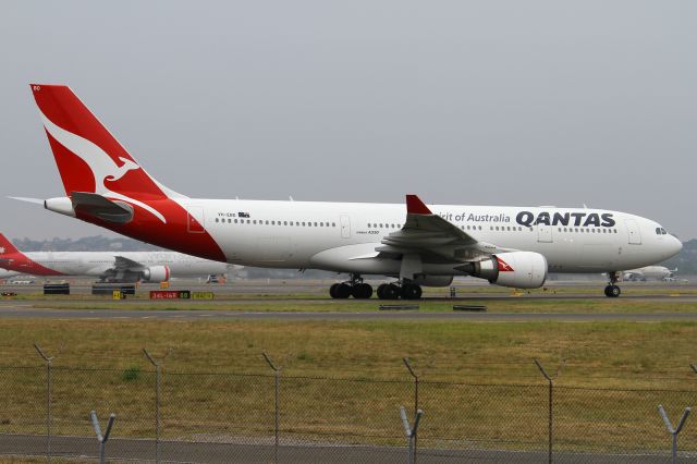 Airbus A330-200 (VH-EBO)