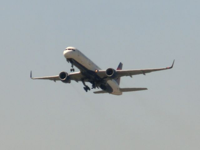 Boeing 757-200 (N545US)