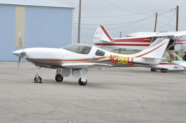 Lancair Legacy 2000 (N236LL)