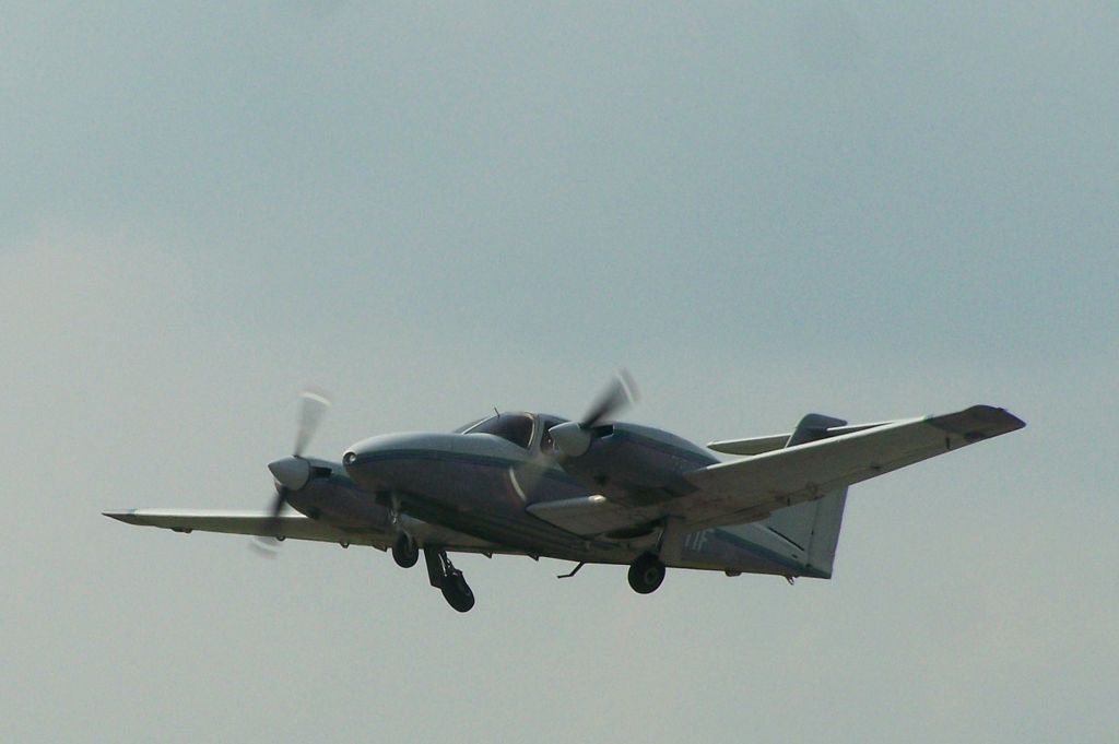 Piper PA-44 Seminole (N2111F)