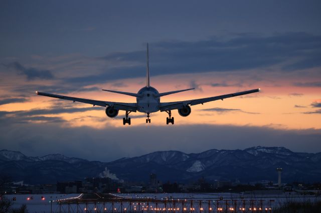 BOEING 767-300 (JA618A) - December 30th 2020:ITM-HKD.