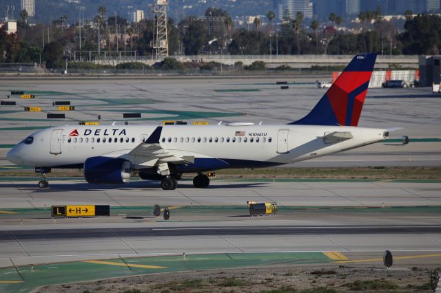 Airbus A220-100 (N106DU)