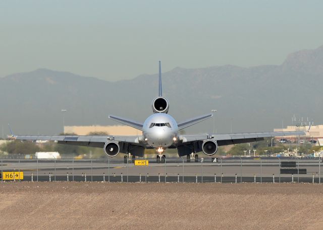 Boeing MD-11 (N525FE)