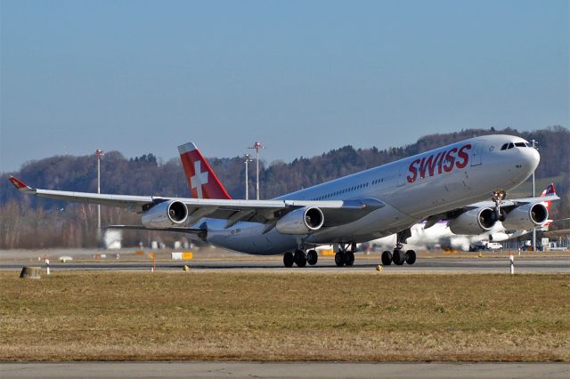 Airbus A340-300 (HB-JMJ)