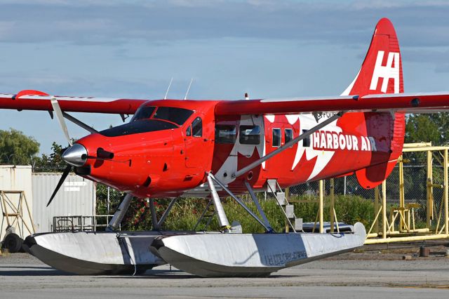 De Havilland Canada DHC-3 Otter (C-FODH) - Taken on Canada Day July 1