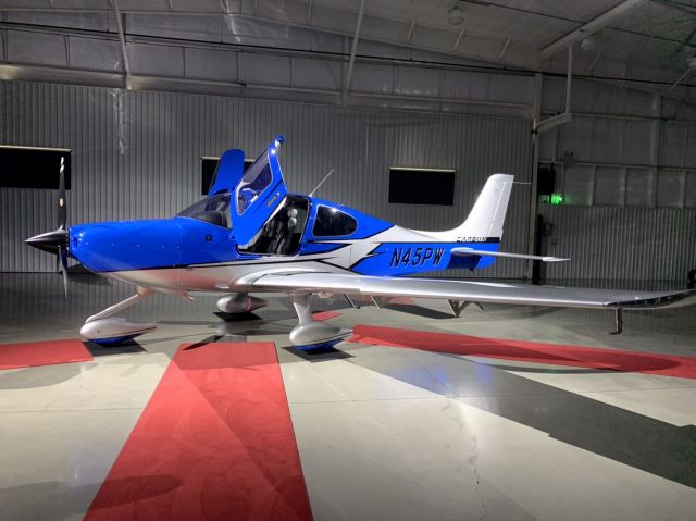 Cirrus SR-22 (N45PW)