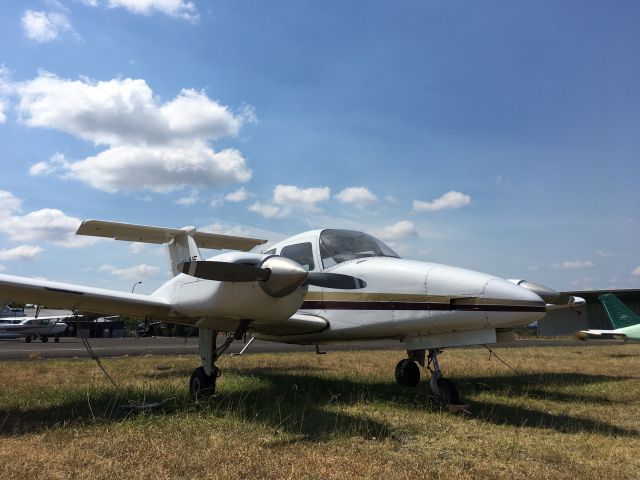 Beechcraft Duchess (VH-JVF)