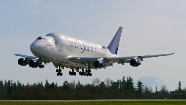 Boeing Dreamlifter (N718BA) - GTI4356 from KCHS on short final to Rwy 34L on 2/23/16. (ln 932 / cn 27042). 