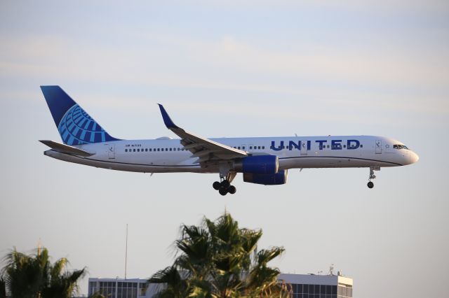 Boeing 757-200 (N17139)