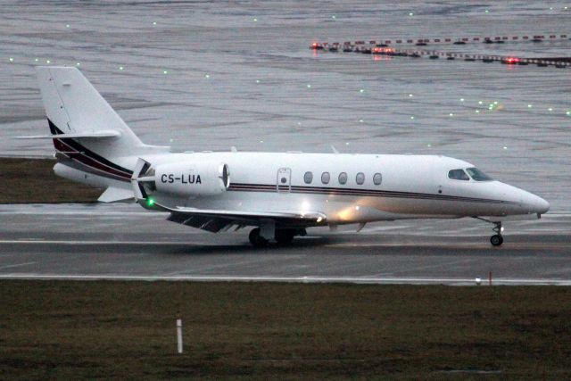 Cessna Citation Latitude (CS-LUA) - NetJets Europe Citation Latitude landing on rwy 28 on 18-Jan-24 arriving from EBBR as NJE431C.