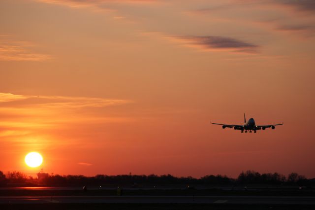 Boeing 747-400 (N576UP) - Morning Arrival into PHL