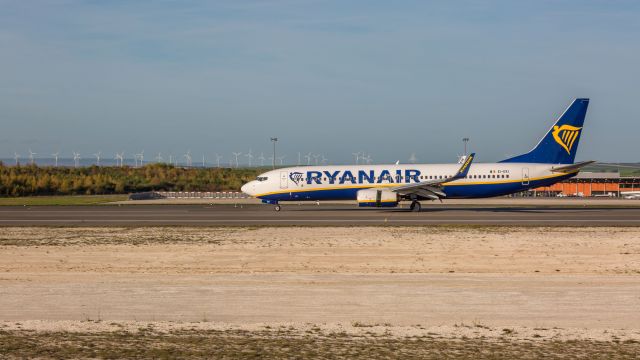 Boeing 737-700 (EI-EKI)