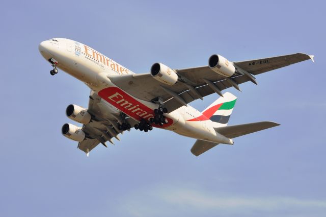 Airbus A380-800 (A6-EDL)