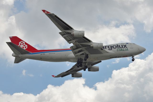 Boeing 747-400 (LX-TCV) - Took my 2 yr old grandson to experience a 747 about 500 feet right over his head. His first encounter with a 747. Needless to say he was impressed! 23-L 06-18-21