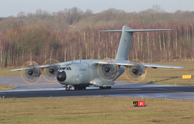 AIRBUS A-400M Atlas (5427) - Landing and departing German A400M at  Eindhoven Airbase in the morning