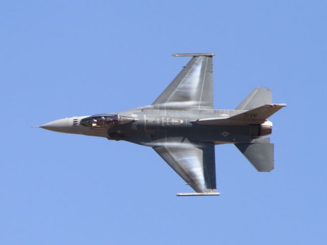 Lockheed F-16 Fighting Falcon (91-0398) - California Capital Airshow - 10/01/16br /Viper Demo