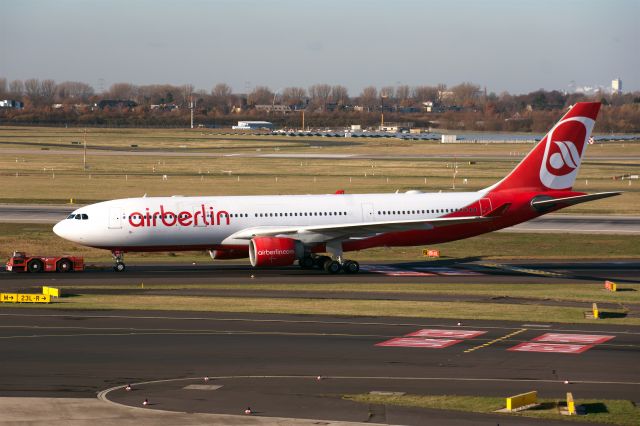 Airbus A330-200 (D-ALPC)