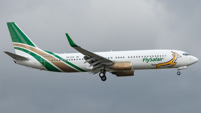 Boeing 737-800 (ZS-SJU)