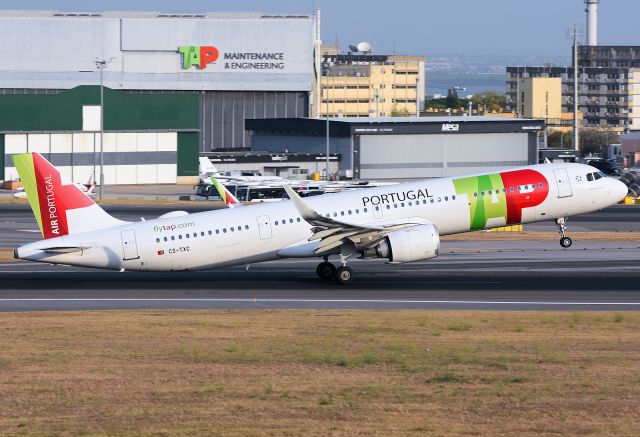 Airbus A321neo (CS-TXC)