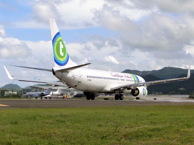 Boeing 737-800 (9Y-TJR)