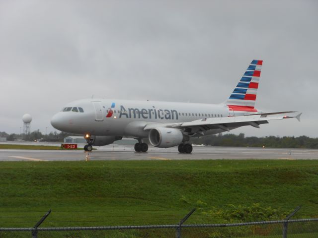 Airbus A319 (N709UW)