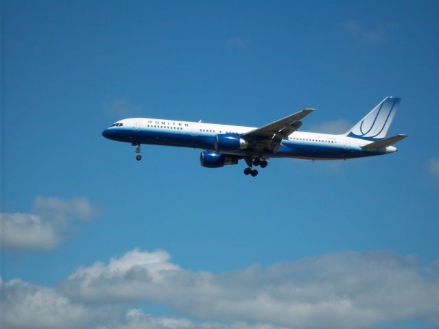 Boeing 757-200 —