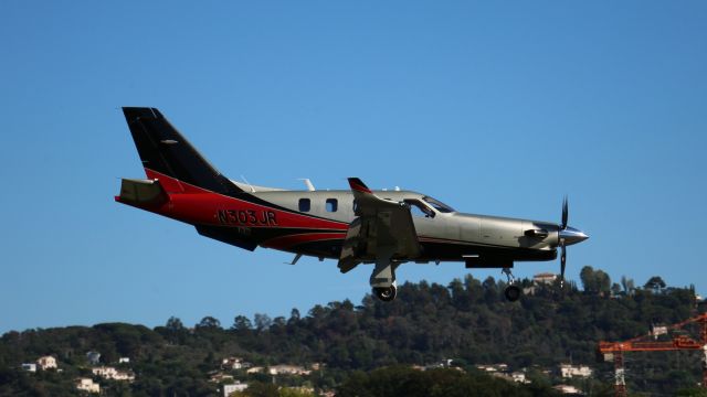 Socata TBM-700 (N303JR)