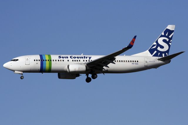 Boeing 737-800 (PH-HZG) - Dec. 17, 2007.