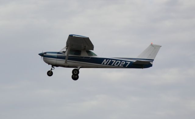 Cessna Commuter (N17027) - Taking off from 35 on 01/23/2011