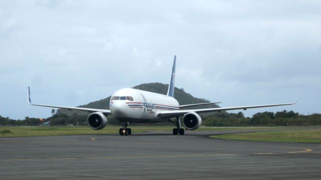 BOEING 767-200 (N378CX)