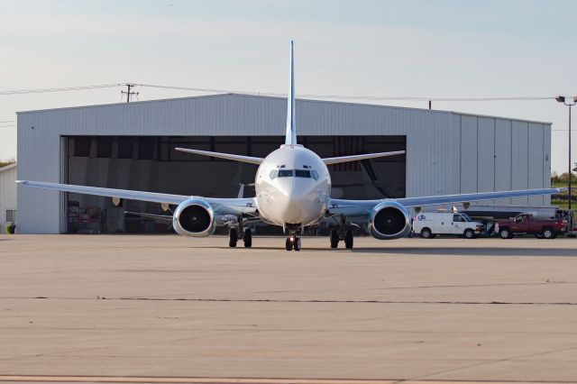 Boeing 737-500 (N321GG)