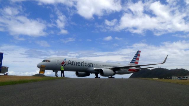 Boeing 757-200 (N186AN)