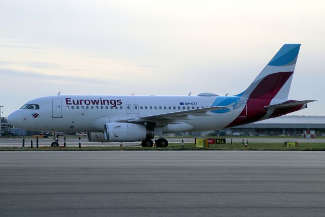 Airbus A319 (9H-EXY) - Taxiing to Stand 220 on 25-Jan-25 operating flight EWG9466 from EDDL on its first visit to LHR.