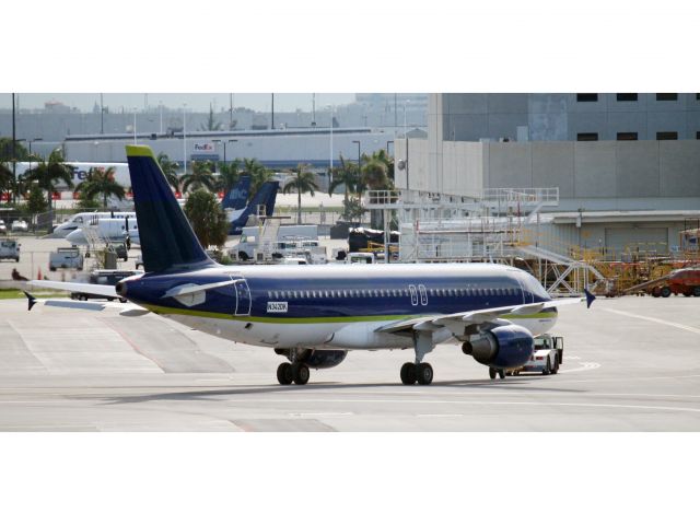 Airbus A320 (N342DK) - An Airbus A320.