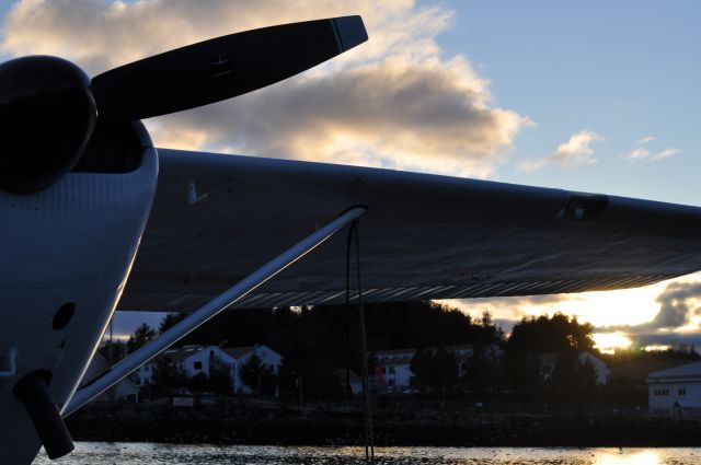 Cessna Skywagon 180 (N9788B) - At the float dock