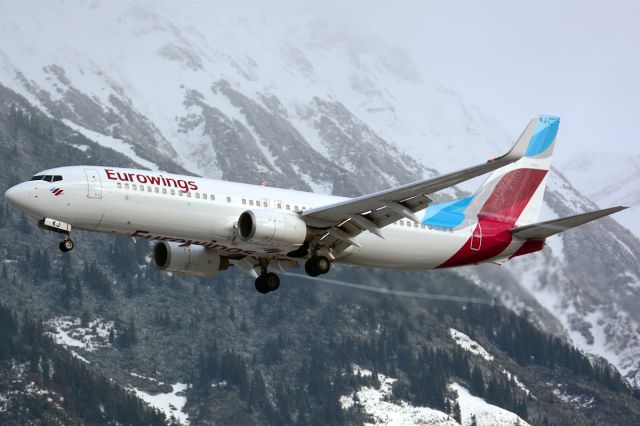 Boeing 737-800 (D-ABKJ)