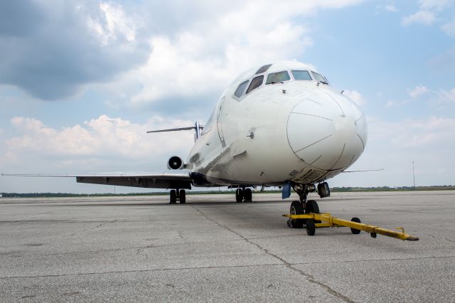 McDonnell Douglas MD-88 (N970DL) - Former Delta MD-88 sitting on the South Ramp to make room for the airshow acts on the East Ramp.