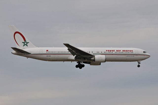 BOEING 767-300 (CN-ROV)