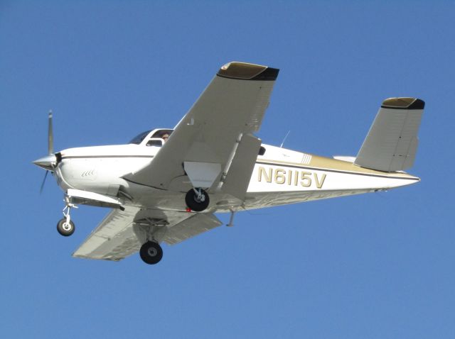 Beechcraft 35 Bonanza (N6115V) - Landing RWY 24