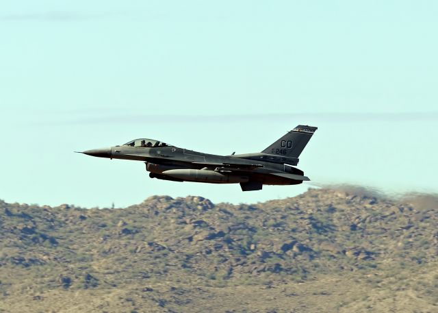 Lockheed F-16 Fighting Falcon —