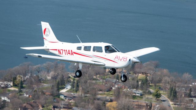 Piper Cherokee (N7114A)