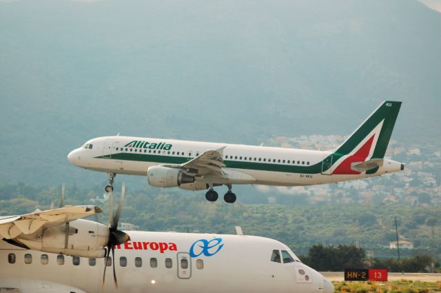 Airbus A320 (EI-IKU)
