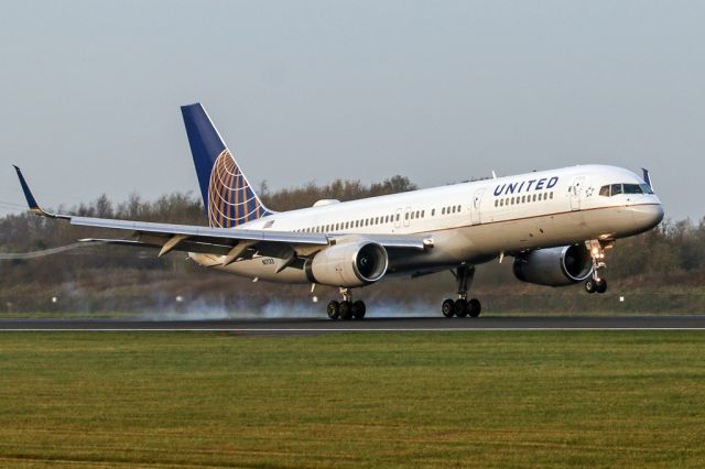 Boeing 757-200 (N17133) - UAL81 from EWR arriving a couple of hours later than usual