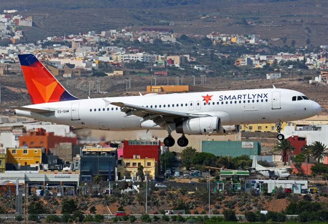 Airbus A320 (ES-SAM)