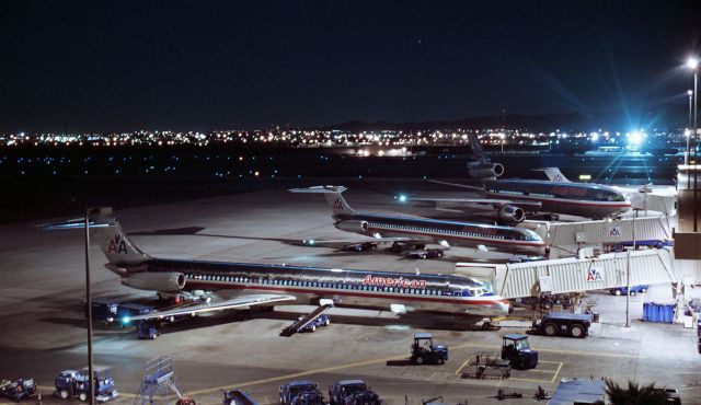 McDonnell Douglas MD-81 —